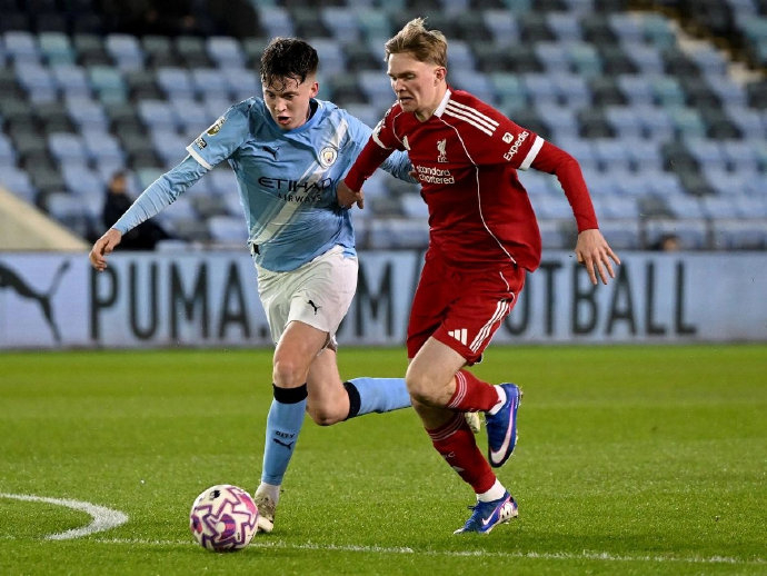 丹恩斯复出半小时伤退 U21遭遇2026首败 恩迪亚耶