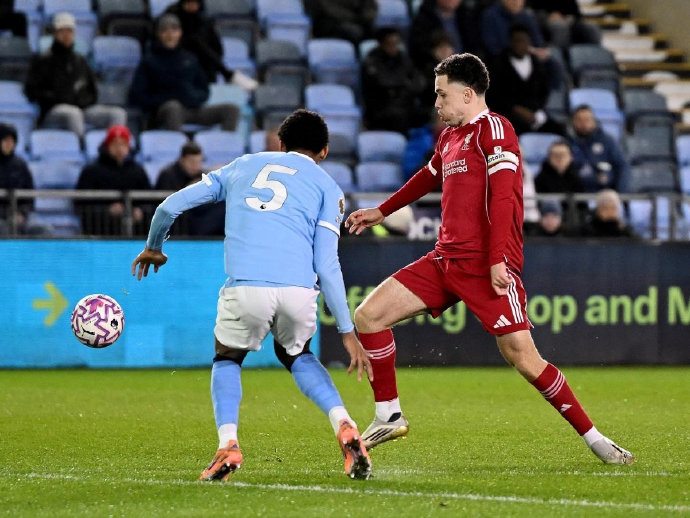 丹恩斯复出半小时伤退 U21遭遇2026首败 恩迪亚耶