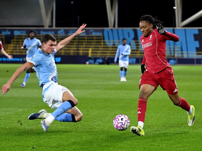 丹恩斯复出半小时伤退 U21遭遇2026首败 恩迪亚耶