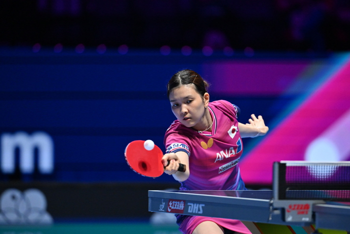 王曼昱迎战日本削球名将桥本帆乃香 女单八强巅