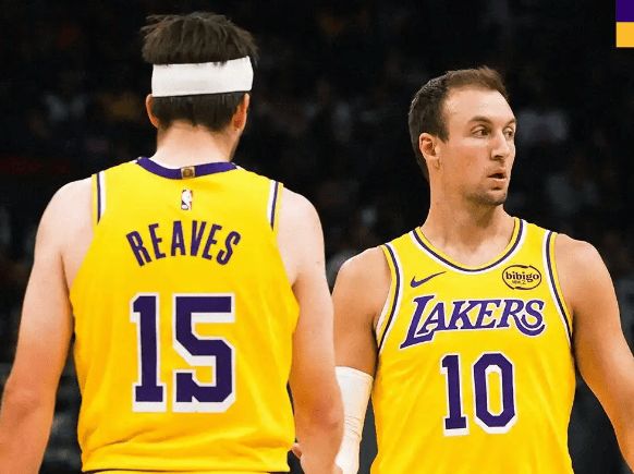 詹姆斯三双追平贾巴尔 湖人轻取奇才稳居西部第