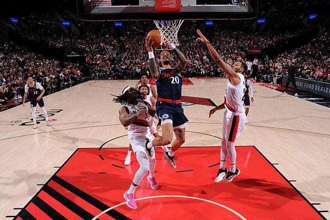 开拓者力克快船终结两连败 科林斯惨遭零封创赛