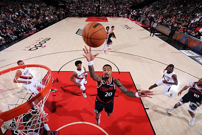 开拓者力克快船终结两连败 科林斯惨遭零封创赛