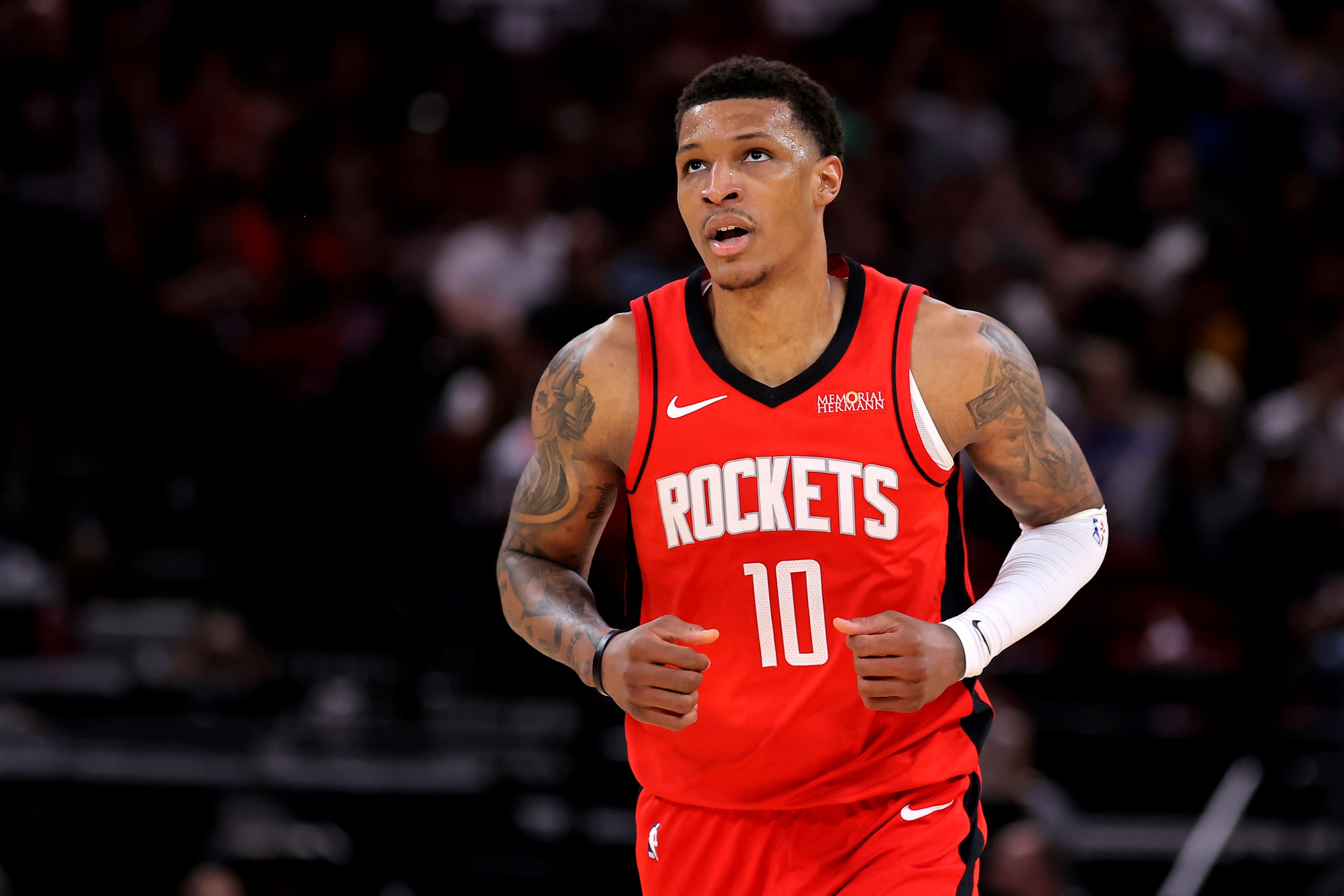 火箭力克76人杜兰特29分助队豪取8连胜